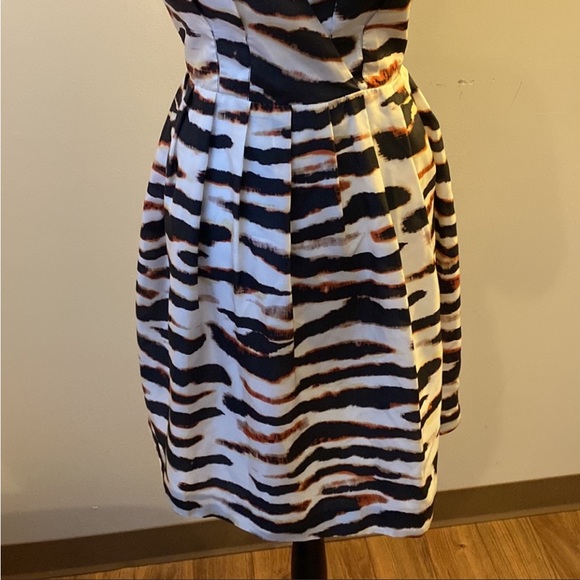 Silk dress - Picture 2 of 8